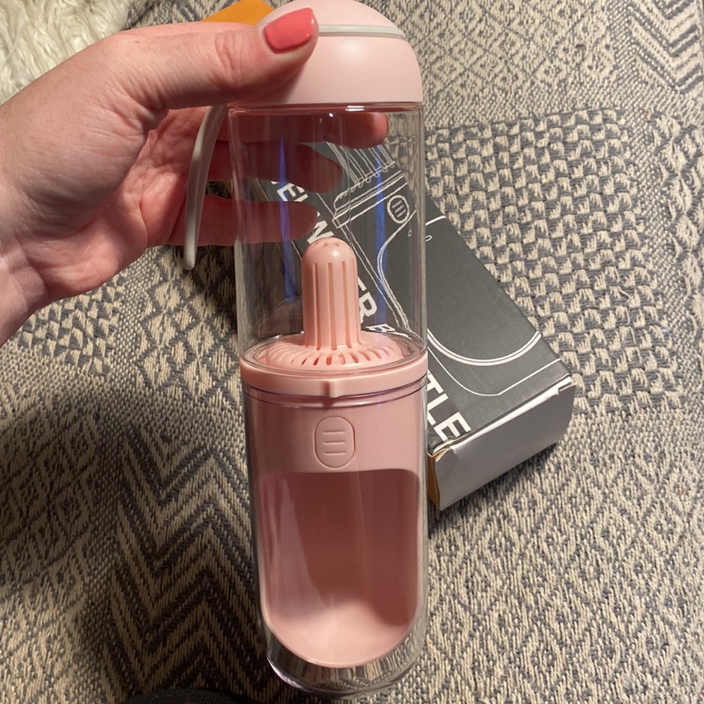 Pink Pet Life PYURE Handheld Travel Filtered Water Dog & Cat Feeder